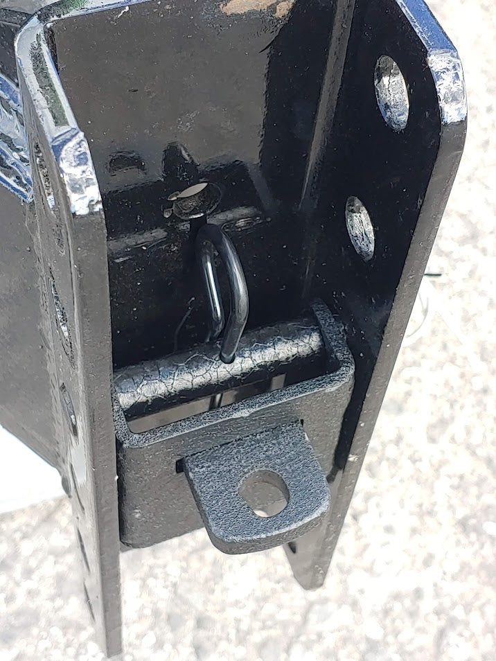 shows the locking cartridge in the C Channel mount without cover
